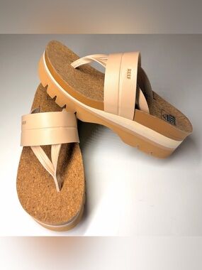Reef Women's Vista Higher Lennox 
Platform Sandals Size- 8